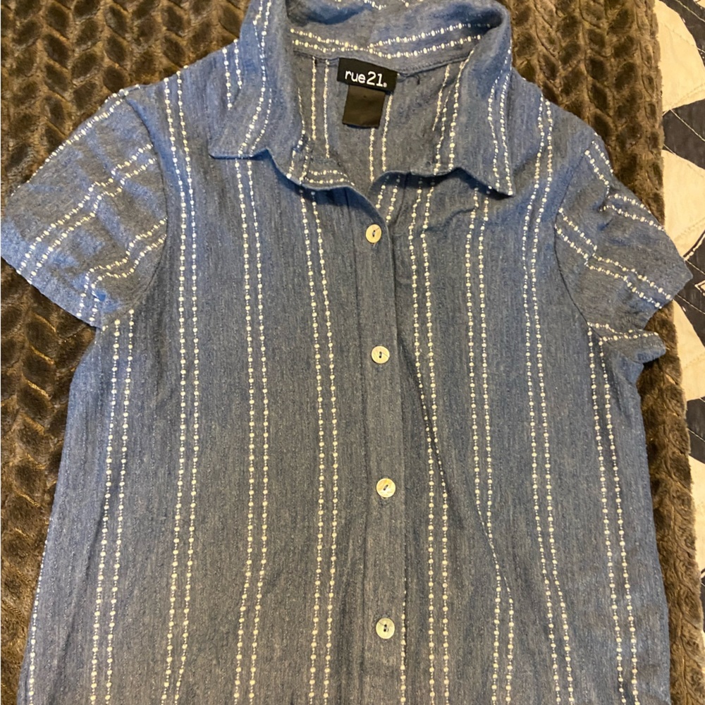 Rue 21 Button up